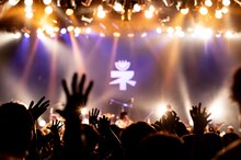 ネクライトーキーのライブの様子。（撮影：キムラユキ）