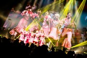 「全身全霊！燃える豚魂ツアー」初日公演の様子。