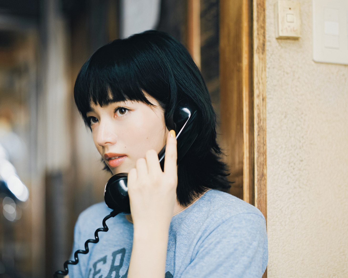 くるり「八月は僕の名前」ミュージックビデオの場面カット。