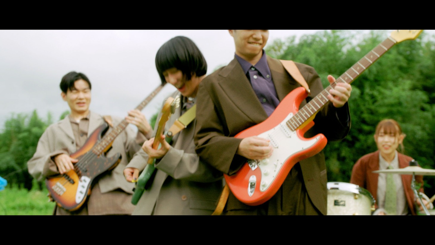 リュックと添い寝ごはん「Thank you for the Music」ミュージックビデオより。