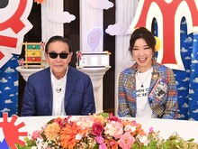 左からタモリ、松任谷由実。(c)テレビ朝日