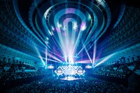 「NiziU Live with U 2022 “Light it Up”」ファイナル公演の様子。（撮影：田中聖太郎）