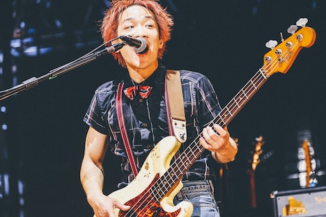 長谷川プリティ敬祐（B）（撮影：西槇太一）