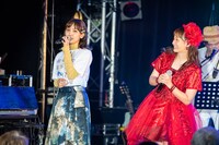 飯窪春菜（左）と藤本美貴（右）。