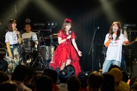 左から飯窪春菜、藤本美貴、工藤遥。