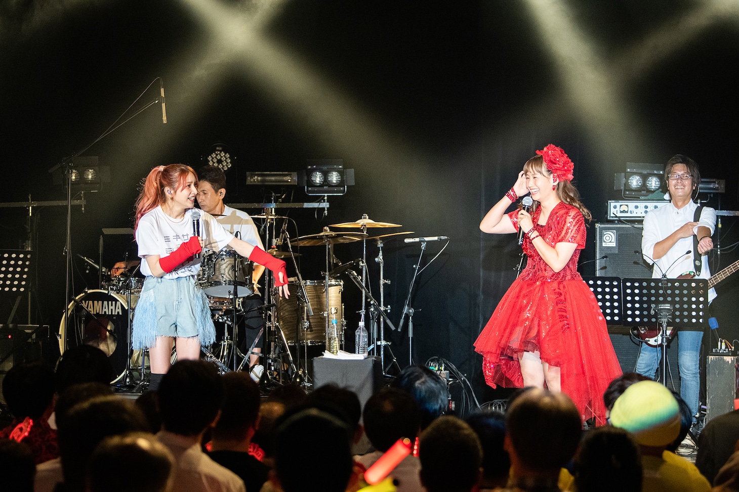 「『ま』と一緒に歌いたい」と松浦亜弥との共演を願う後藤真希（左）と藤本美貴（右）。