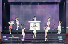 「2022 fromis_9 concert『LOVE FROM.』IN JAPAN」の様子。(P)&(C) PLEDIS Entertainment