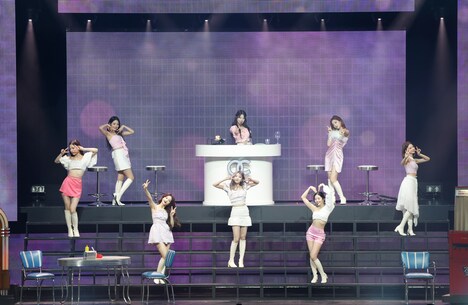 「2022 fromis_9 concert『LOVE FROM.』IN JAPAN」の様子。(P)&(C) PLEDIS Entertainment