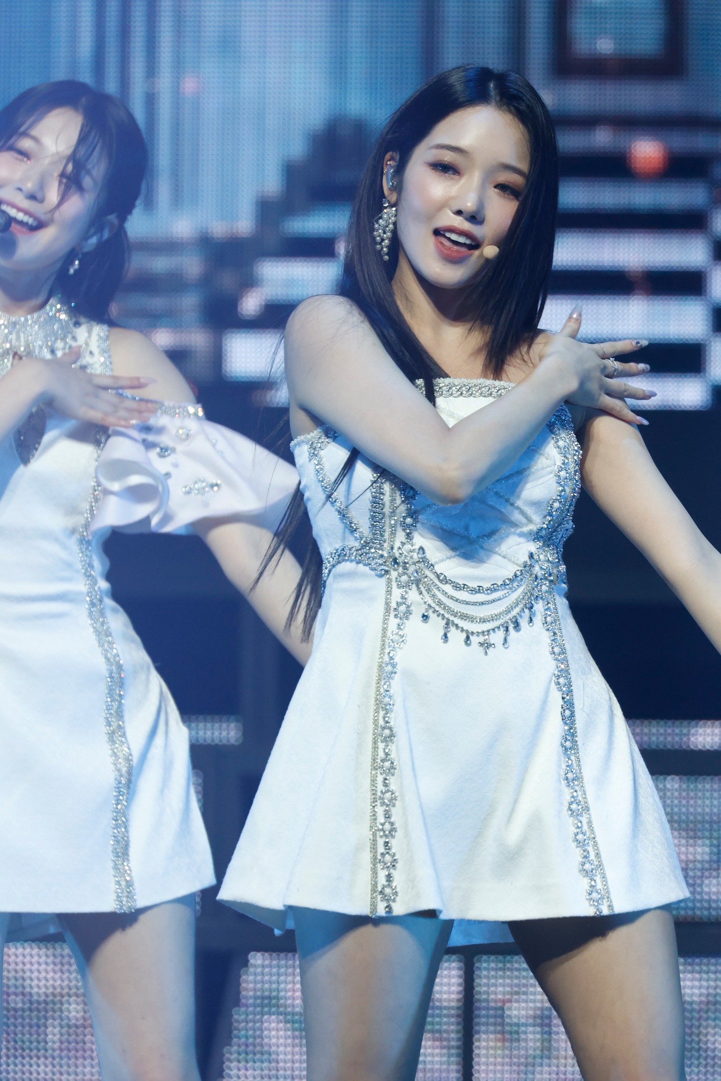 JI SUN (P)&(C) PLEDIS Entertainment