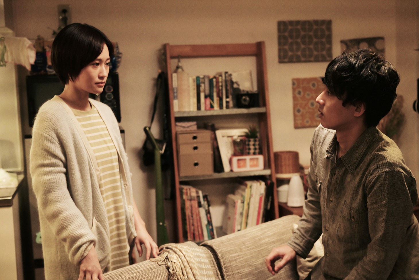 映画「そして僕は途方に暮れる」より。