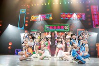 虹のコンキスタドール「全国美味いもの征服ツアー2022」ファイナル公演の様子。