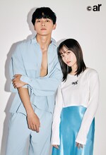 「ar」2022年9月号より眞栄田郷敦、橋本環奈。