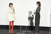 左から趣里、前田敦子。