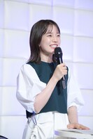 会見の司会を務めた弘中綾香アナウンサー。