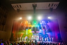 虹のコンキスタドール「全国美味いもの征服ツアー2022」最終公演の様子。