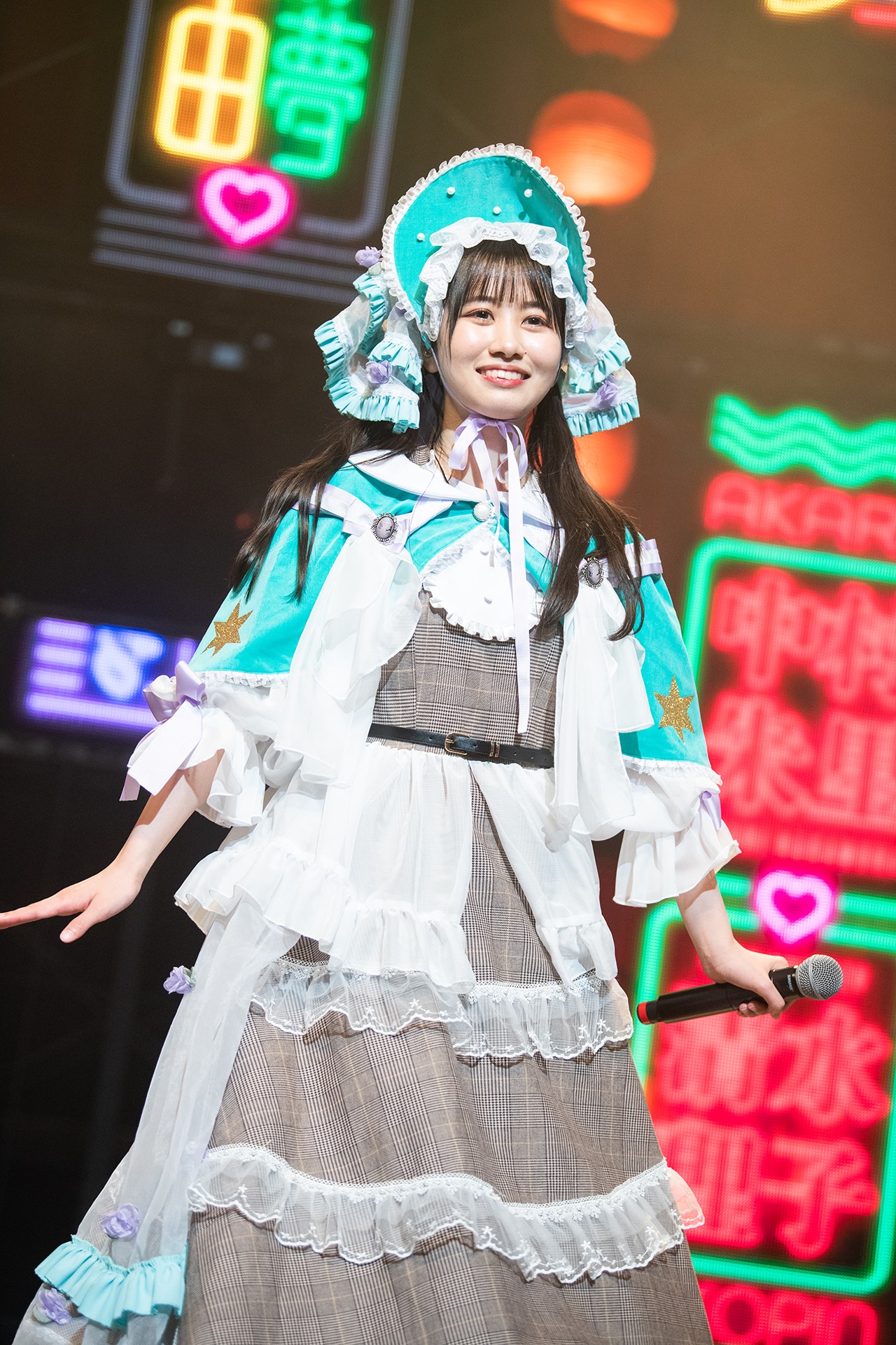 中村朱里