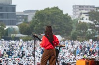 「京都音楽博覧会2022 in 梅小路公園」よりSHISHAMOのステージの様子。（撮影：井上嘉和）