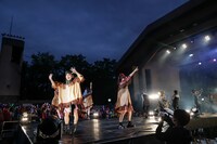 「SHACHI SUMMER～破茶滅茶！夏のサバイバル～」の様子。