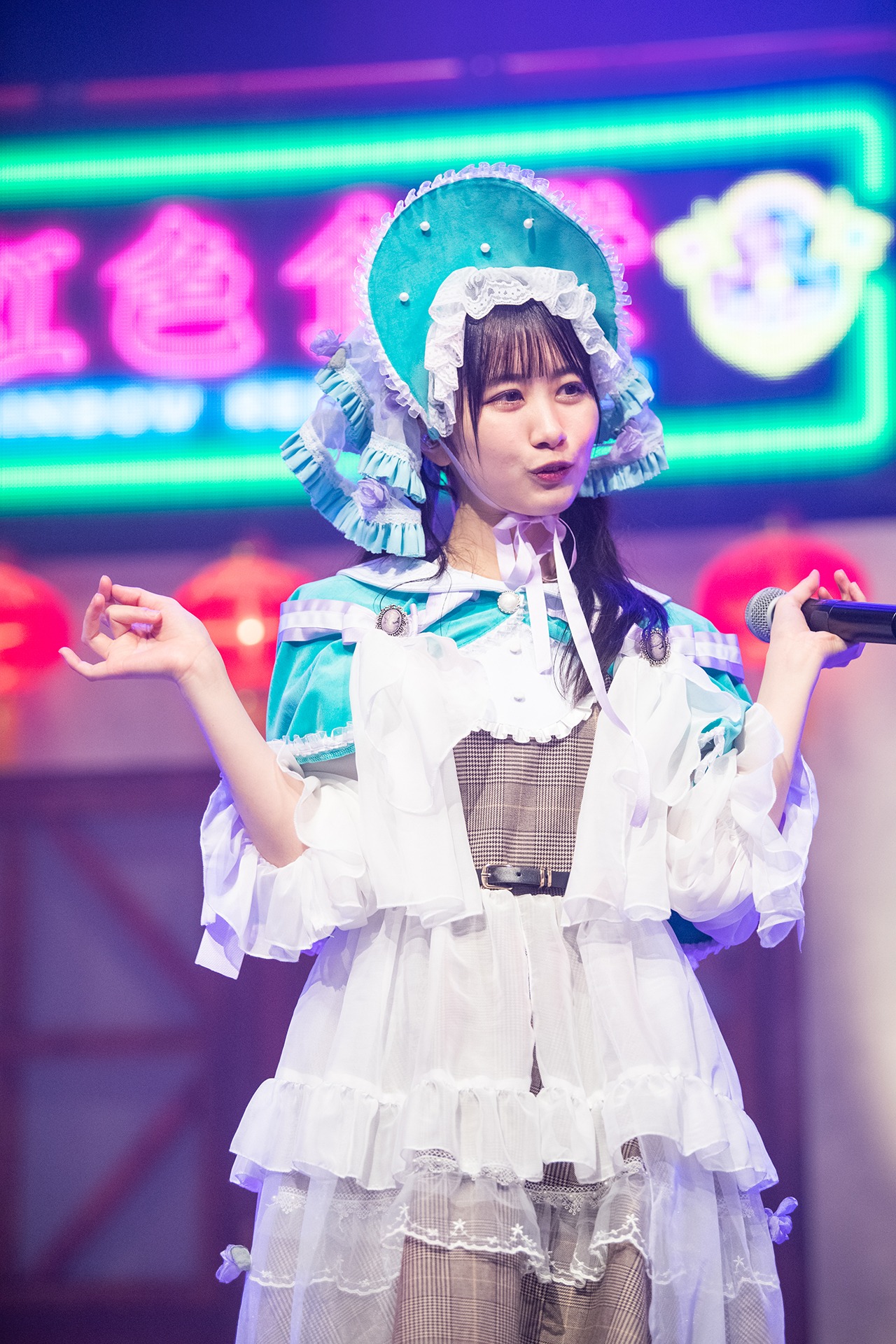 中村朱里