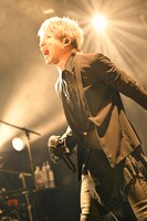 田澤孝介（Vo）（撮影：江隈麗志）