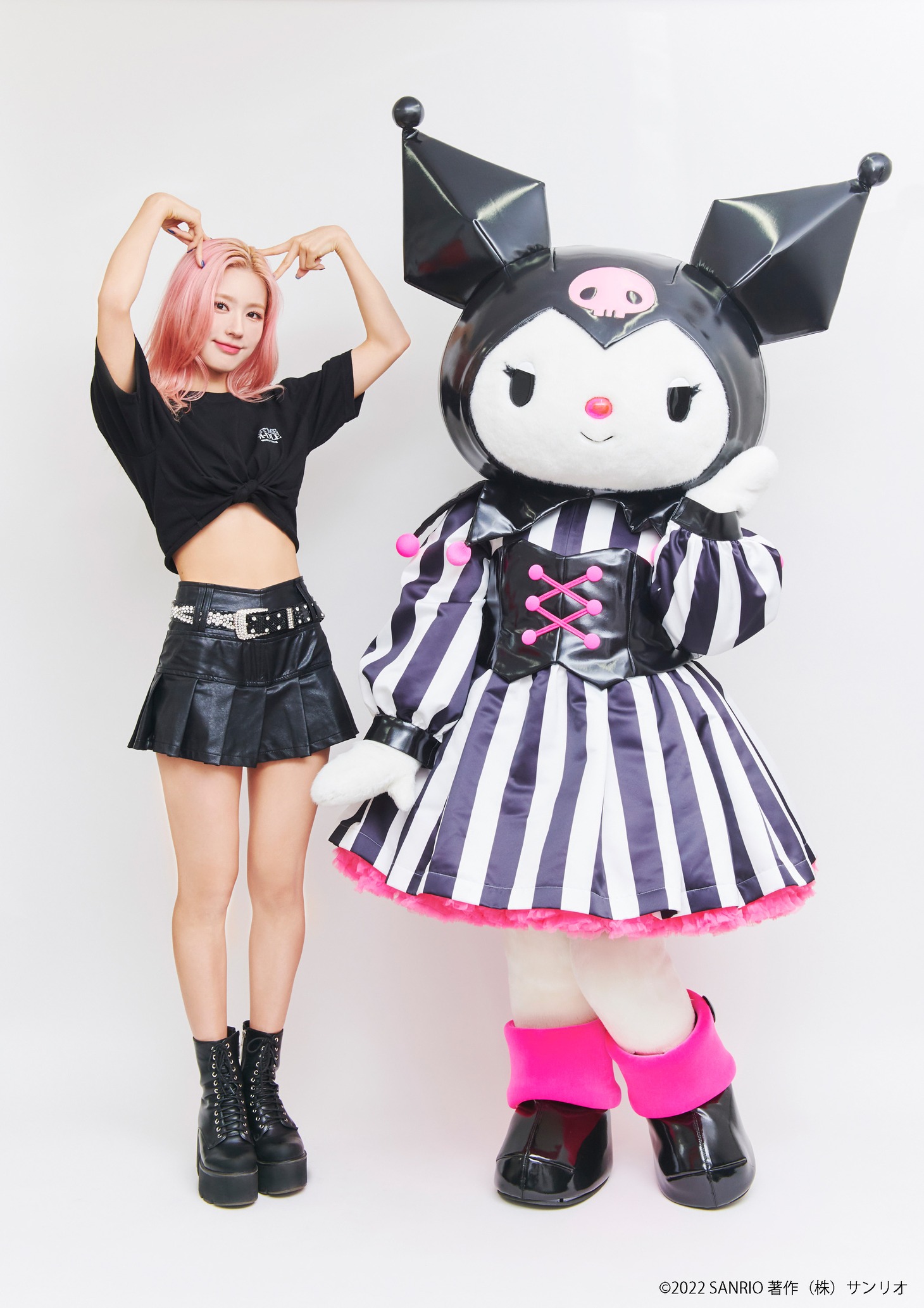 クロミポーズをするミヨンとクロミ。