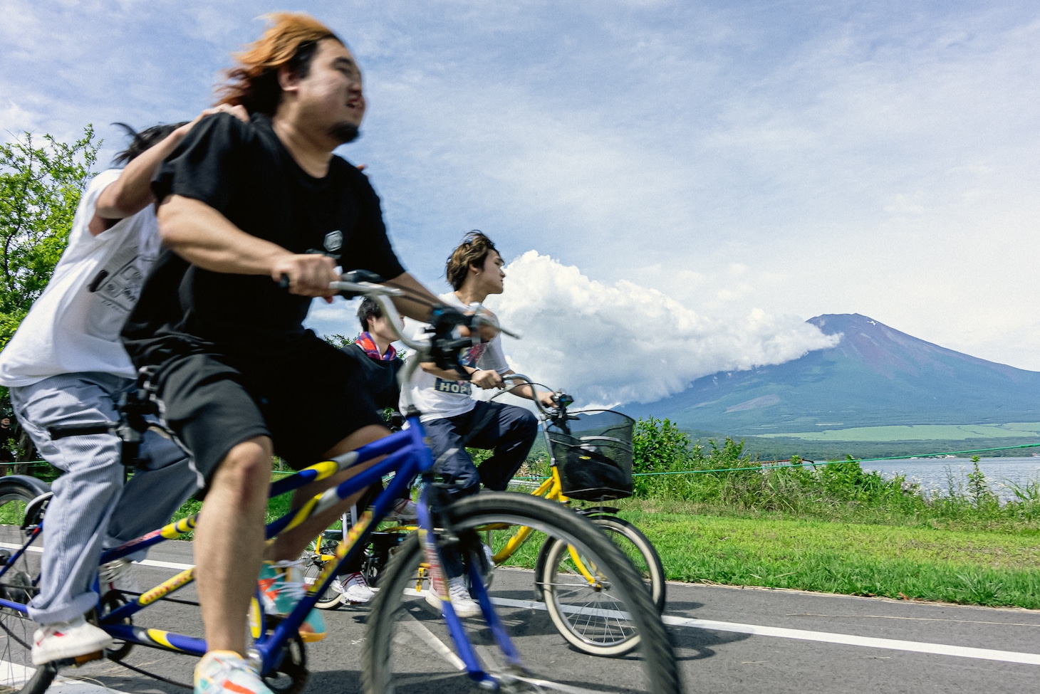 「BRAND-NEW BAND STORY」合宿2日目の自転車レースの模様。