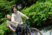 「BRAND-NEW BAND STORY」合宿2日目の自転車レースの模様。