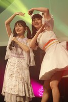 左から瀬田さくら（ばってん少女隊）、桜ひなの（いぎなり東北産）。