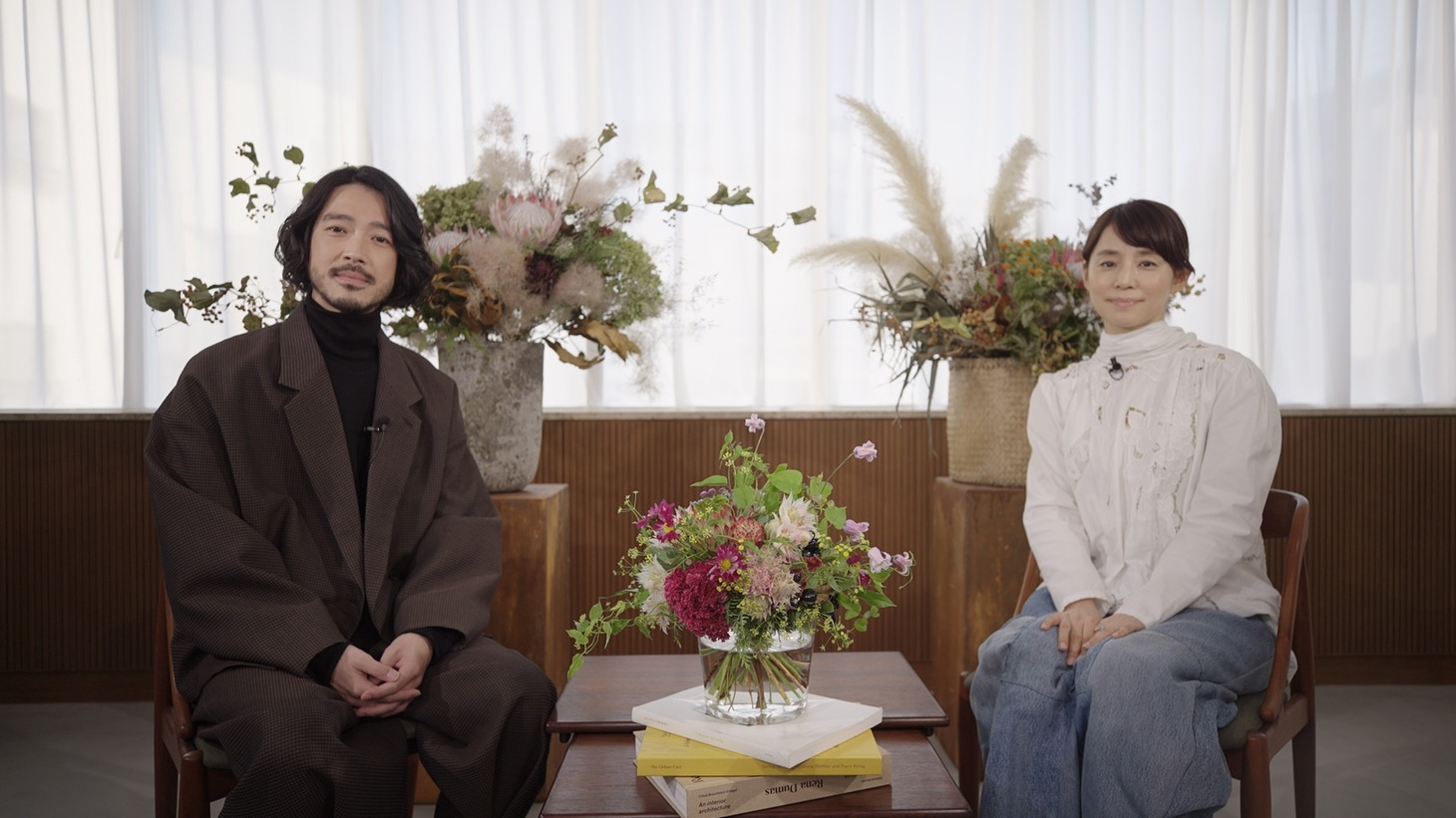 左から大橋トリオ、lily。