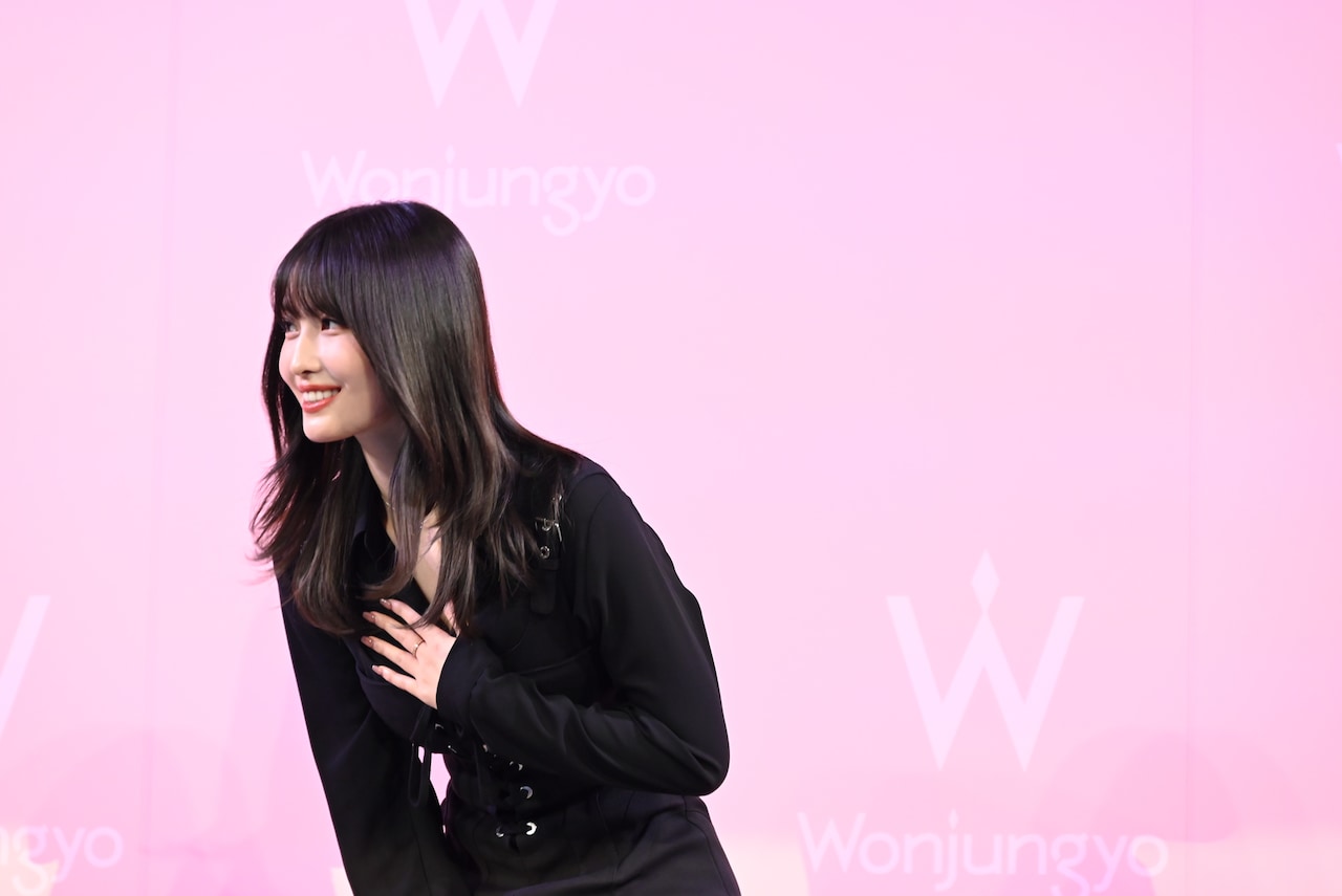 twice_momo202210_11.jpg?