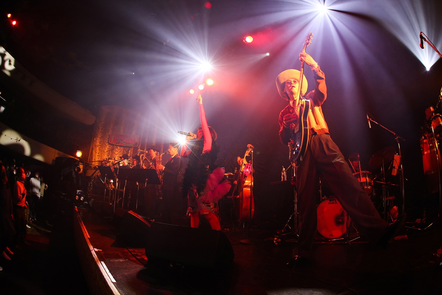 2020年12月に開催されたEGO-WRAPPIN'「Midnight Dejavu」より。（撮影：仁礼博）