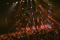 「石崎ひゅーい 10th Anniversary TOUR 『、&』（てんあんど）」の様子。（撮影：鈴木友莉）