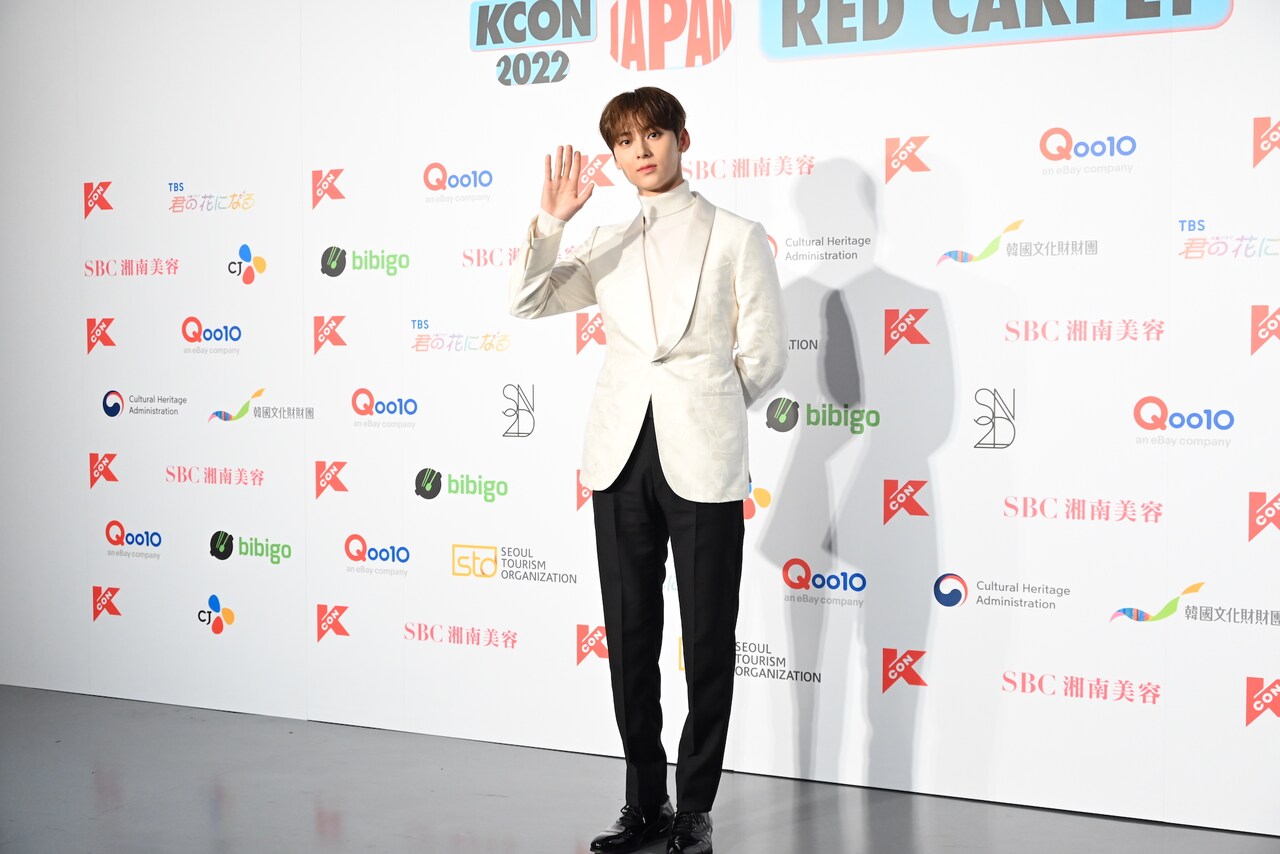 MCのファン・ミニョン。 - 「KCON JAPAN」DAY2レッドカーペットにJO1