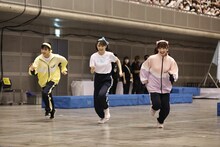 左から村山結香（≒JOY）、鈴木瞳美（≠ME）、齋藤樹愛羅（＝LOVE）。