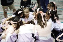 優勝が決まり、喜びを爆発させる＝LOVE。