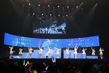 「≠ME全国ツアー2022『もしこれが恋ならば君しか無理なんだよ』」千葉・幕張メッセ 幕張イベントホール公演の様子。(c)YOANI / KING RECORDS