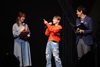 永井真理子（中央）