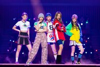 NewJeans (c)CJ ENM Co., Ltd, All Rights Reserved