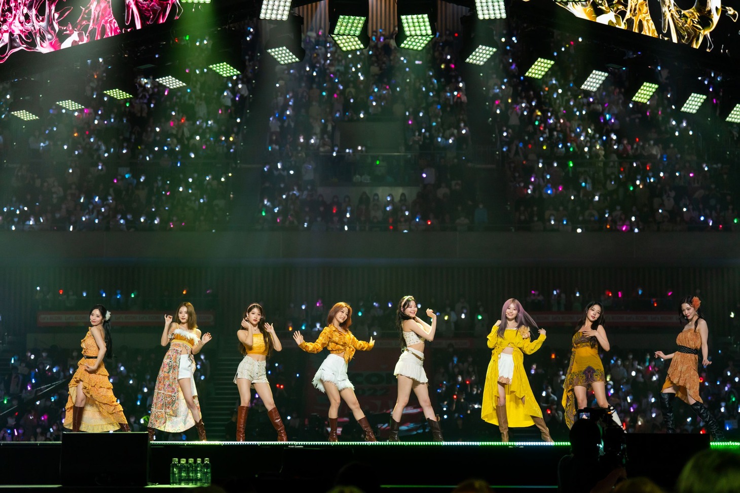 「Alcohol-Free」をカバーするfromis_9。 (c)CJ ENM Co., Ltd, All Rights Reserved