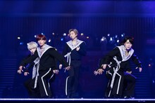 OCTPATHのステージの様子。 (c)CJ ENM Co., Ltd, All Rights Reserved