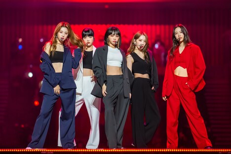 EXOの「Love Shot」をカバーしたLE SSERAFIM。 (c)CJ ENM Co., Ltd, All Rights Reserved