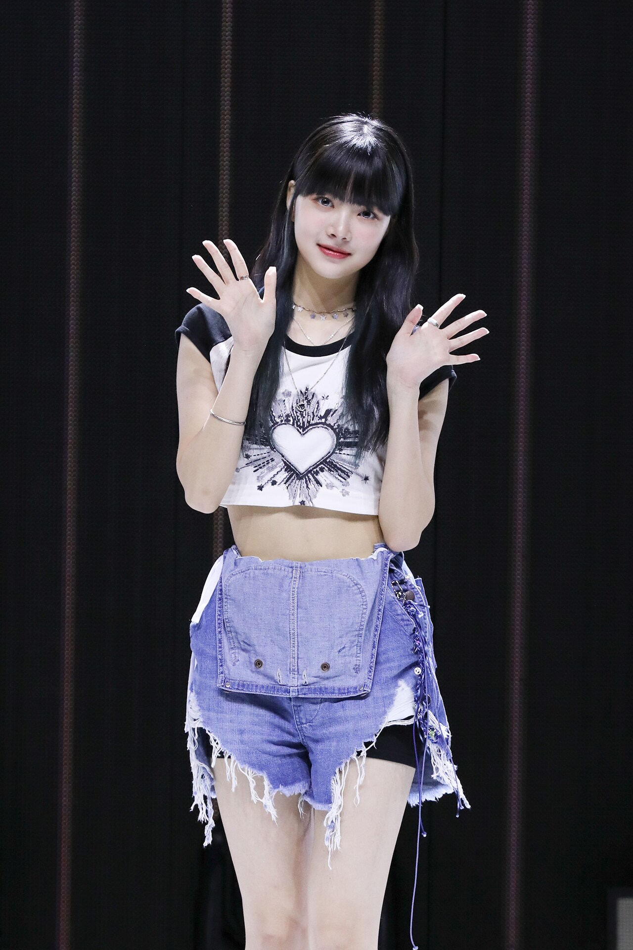 最安値Le Sserafimユニフォーム “EUNCHAE 01 F97JIFwasAAcBcL.jpg
