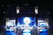 M!LK「M!LK HALL TOUR 2022 満月の夜 君と逢う」より大阪・NHK大阪ホール公演の様子。(撮影:斎藤大嗣)