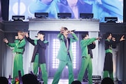 M!LK「M!LK HALL TOUR 2022 満月の夜 君と逢う」より大阪・NHK大阪ホール公演の様子。(撮影:斎藤大嗣)