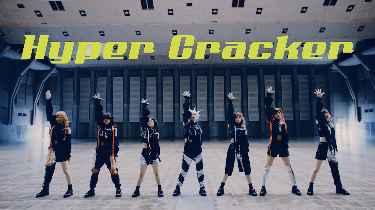 ASP「Hyper Cracker」ミュージックビデオより。