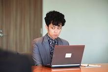 西村ヒロチョ扮する茂森豊。(c)ままかり／ソルマーレ編集部 (c)TOKYO MX