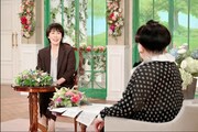 左から原由子、黒柳徹子。