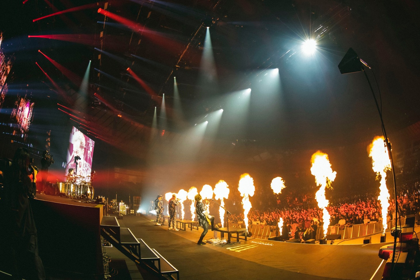 coldrain「15th ANNIVERSARY “15 × ( 5 + U )” LIVE AT YOKOHAMA ARENA」の様子。（撮影：ヤマダ マサヒロ、Takeshi Yao）