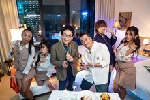 Kalassy Nikoff「Over Night Remix feat. Aile The Shota」ミュージックビデオより。