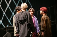 誰がリーダーになるかで言い合いをするエビ高連合軍の面々。